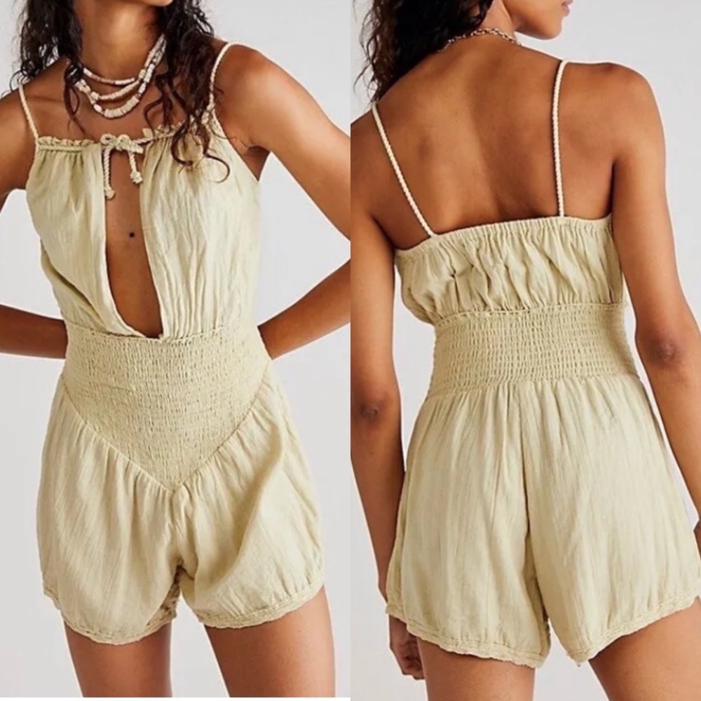 NWT Jens Pirate Booty Gauzy Cotton Smocked Cut Out Romper Celery Green Size XS